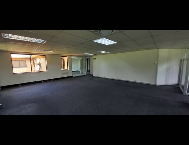 151M² OFFICE TO LET IN BRYANSTON